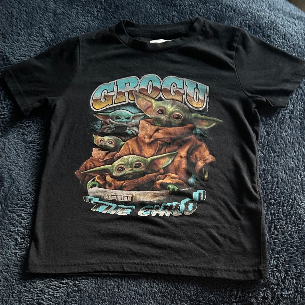 Abercrombie kids Grogu 'The Child' Black Graphic Tee size 7/8
